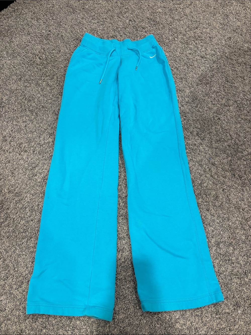 Nike Women Turquoise Wide-Leg Joggers